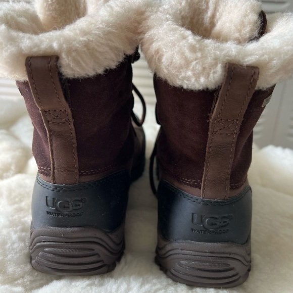 UGG AUSTRALIAN OSTRANDER BOOT - Picture 3 of 6